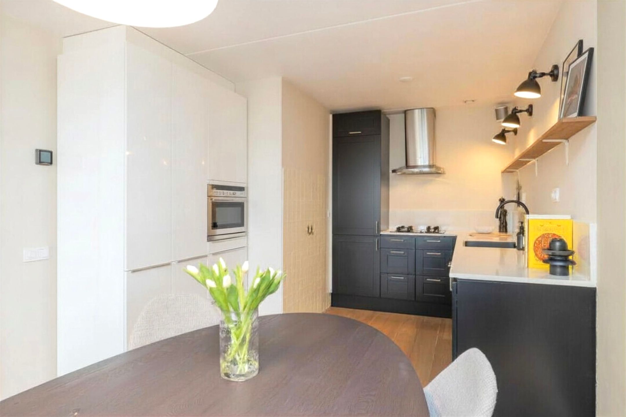 Light and well laid out 3-room apartment with water view in Oud-West — 15