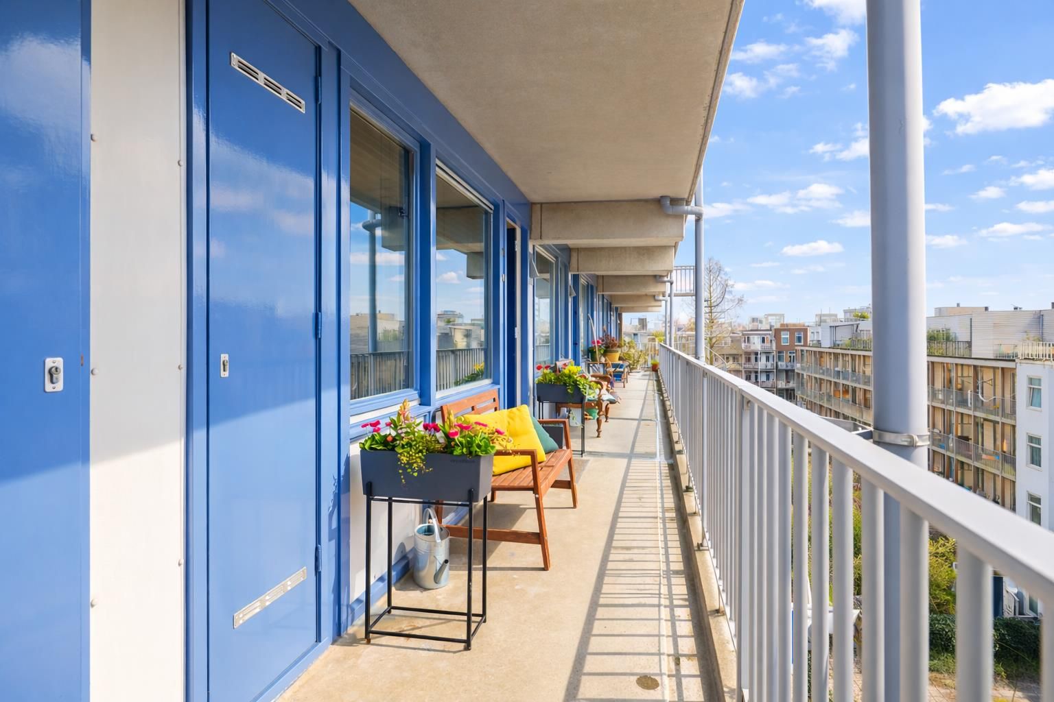 Light and well laid out 3-room apartment with water view in Oud-West — 37
