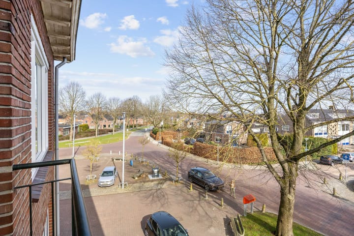 Photo 3 of Koningin Julianalaan 49-B