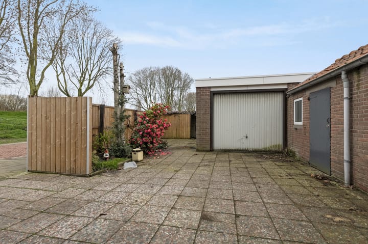 Photo 2 of Meidoornstraat 53