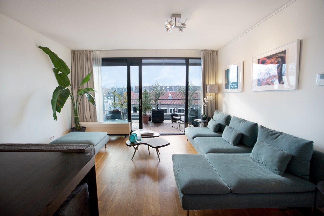 Modern Penthouse with 30 m² Roof Terrace in the City Center — 18