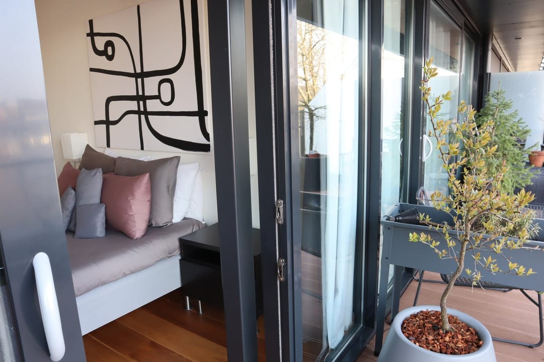 Modern Penthouse with 30 m² Roof Terrace in the City Center — 30