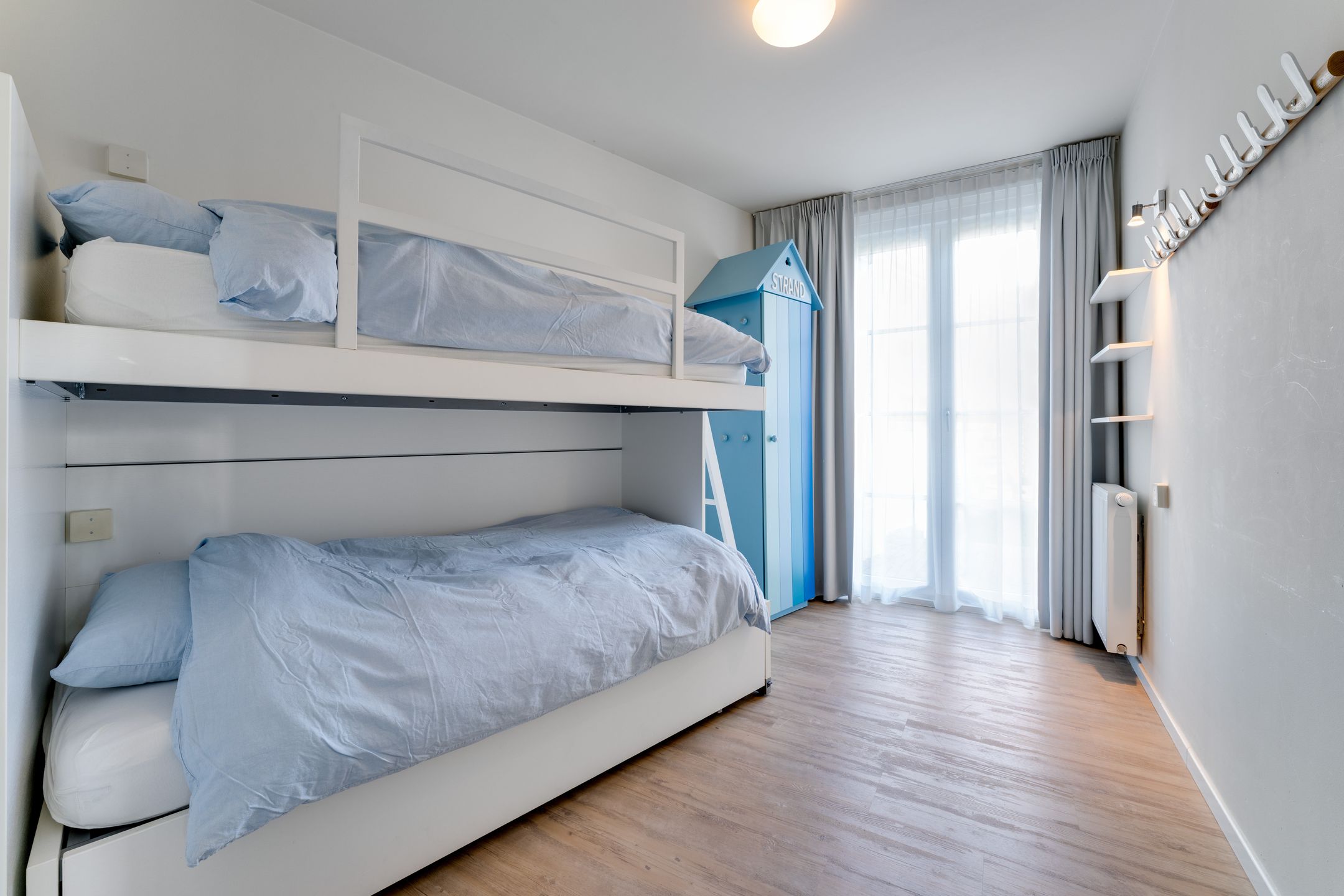 Luxurious Ground Floor Apartment with East Facing Garden near the Beach in Cadzand-Bad — 12