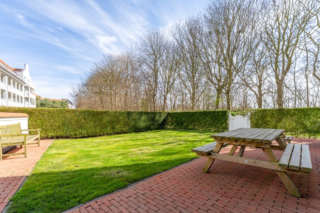 Luxurious Ground Floor Apartment with East Facing Garden near the Beach in Cadzand-Bad — 17
