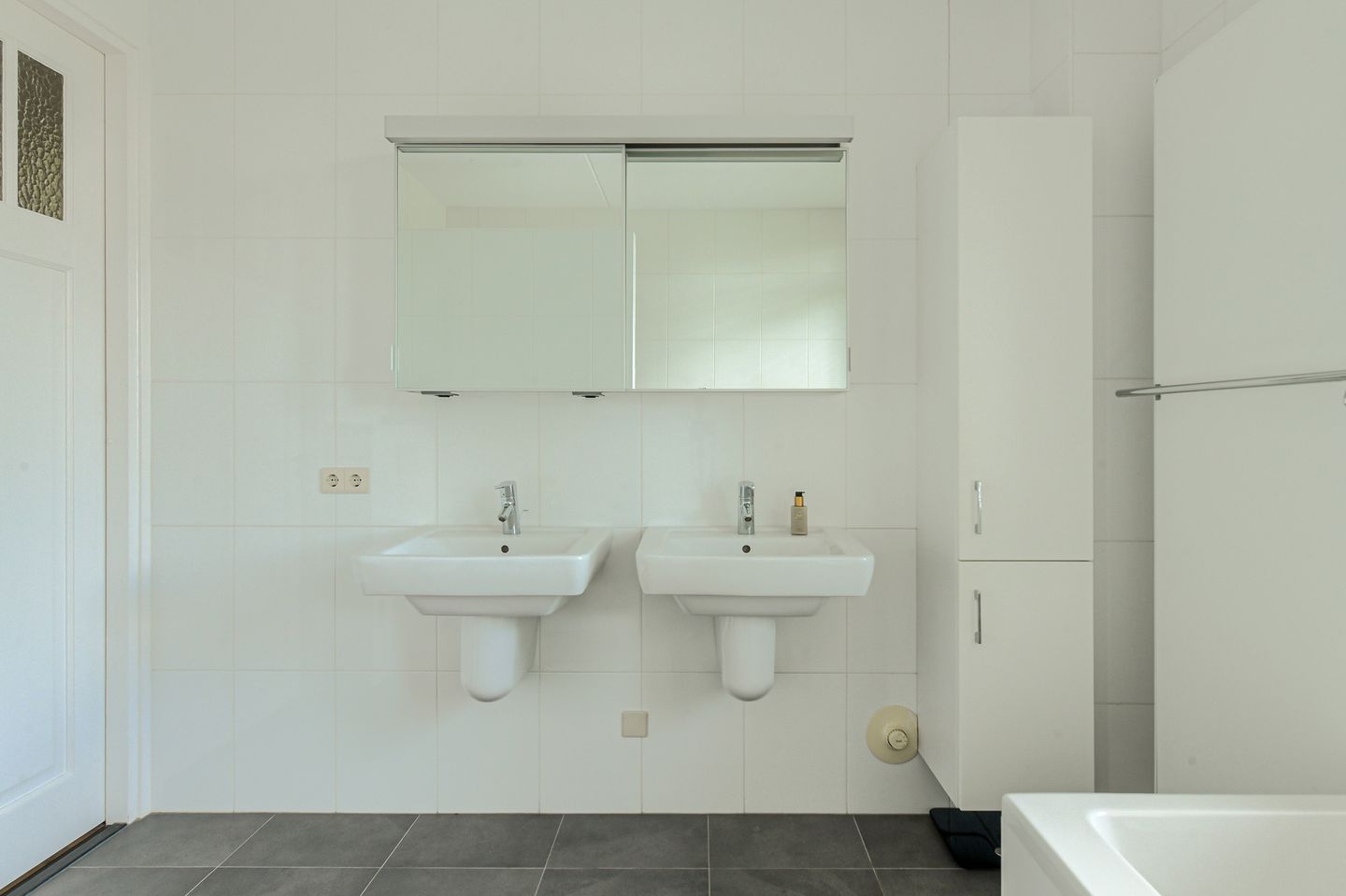 Detached Townhouse with Water Views in Oosterhout's Houthaven Neighborhood — 24