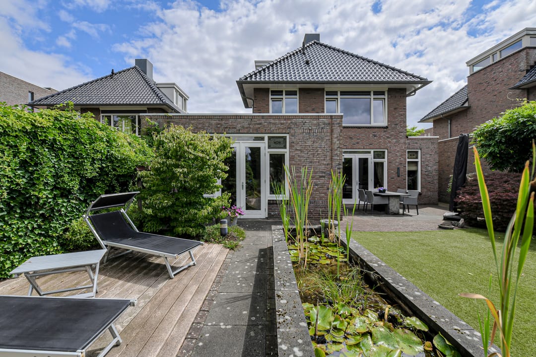 Detached Townhouse with Water Views in Oosterhout's Houthaven Neighborhood — 35