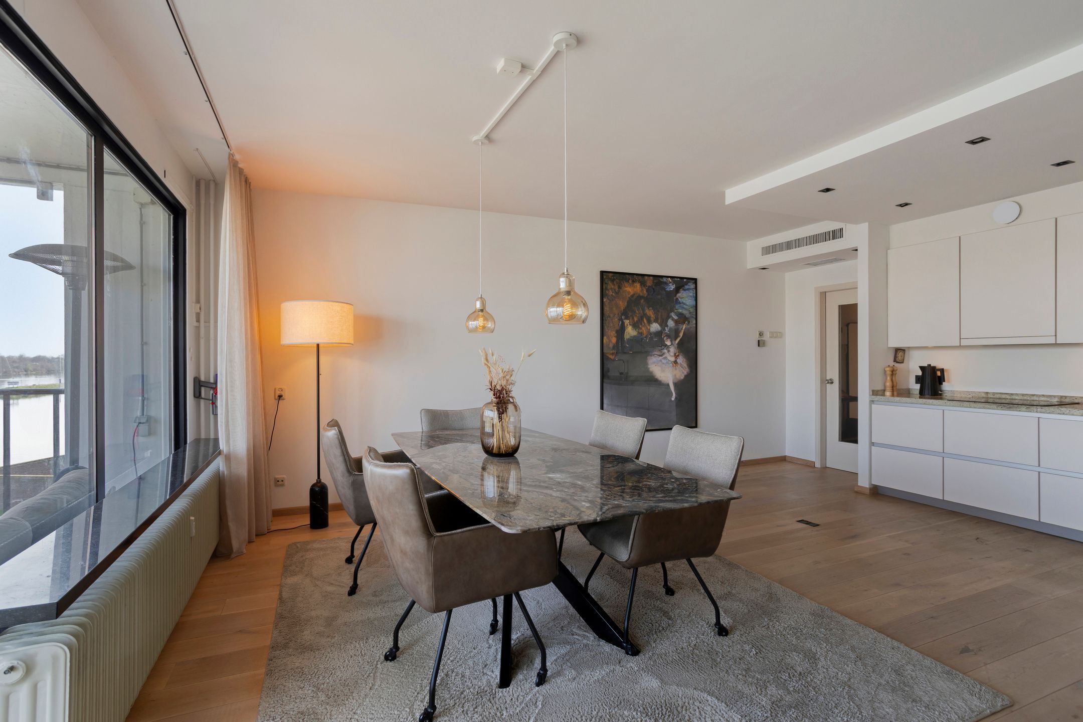 Corner apartment with guest unit and Maas views in Maastricht Villapark — 17