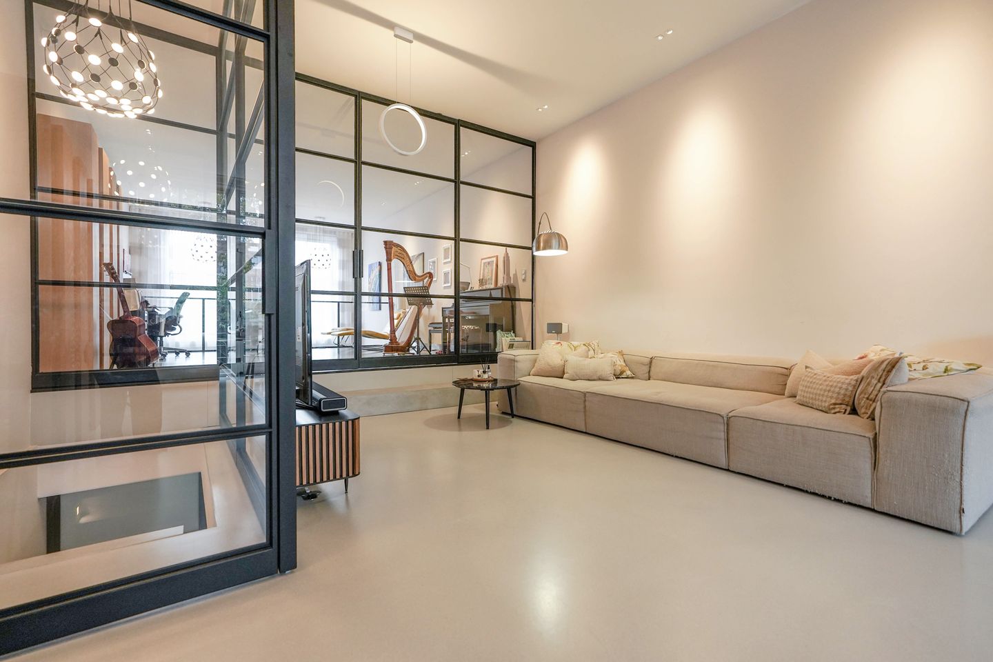 Foto 25 van Raamweg 14