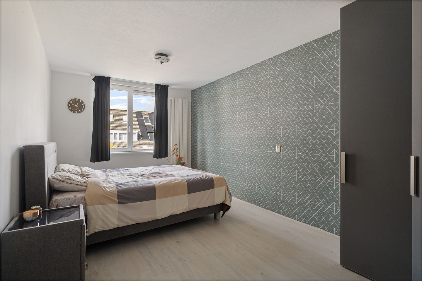 Spacious and Modern Terraced House with Four Bedrooms and Sunny Garden — 18