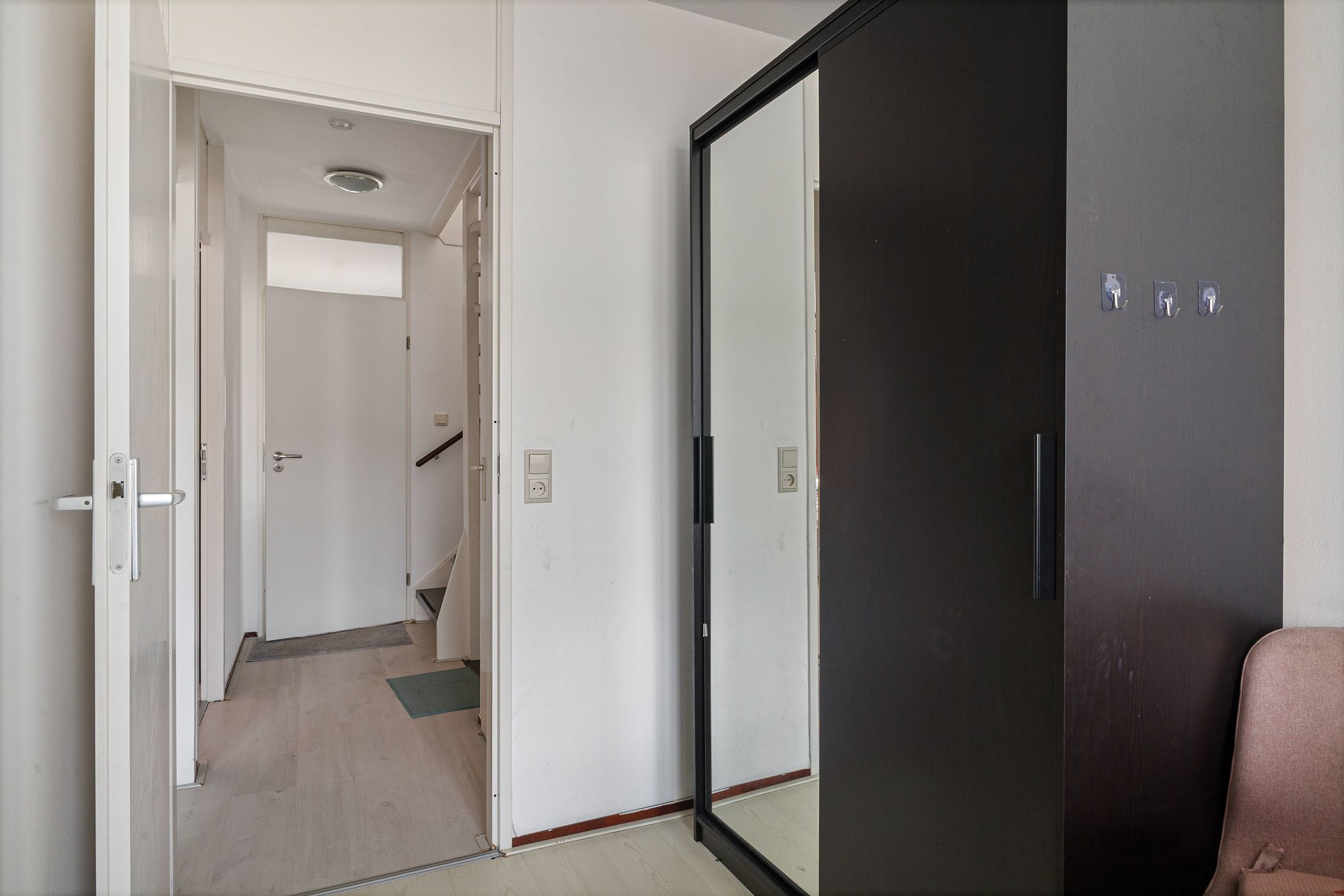 Spacious and Modern Terraced House with Four Bedrooms and Sunny Garden — 20