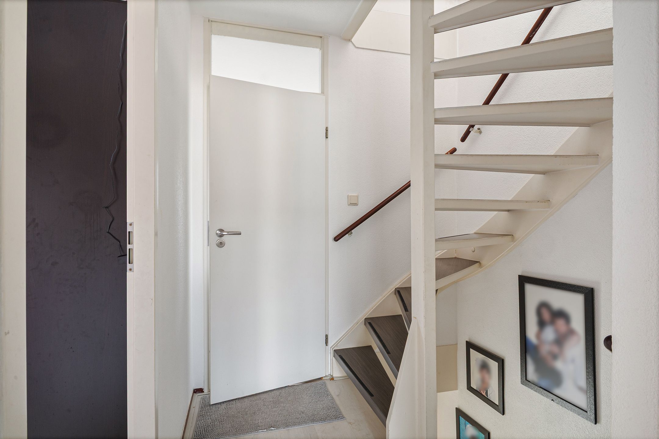 Spacious and Modern Terraced House with Four Bedrooms and Sunny Garden — 29