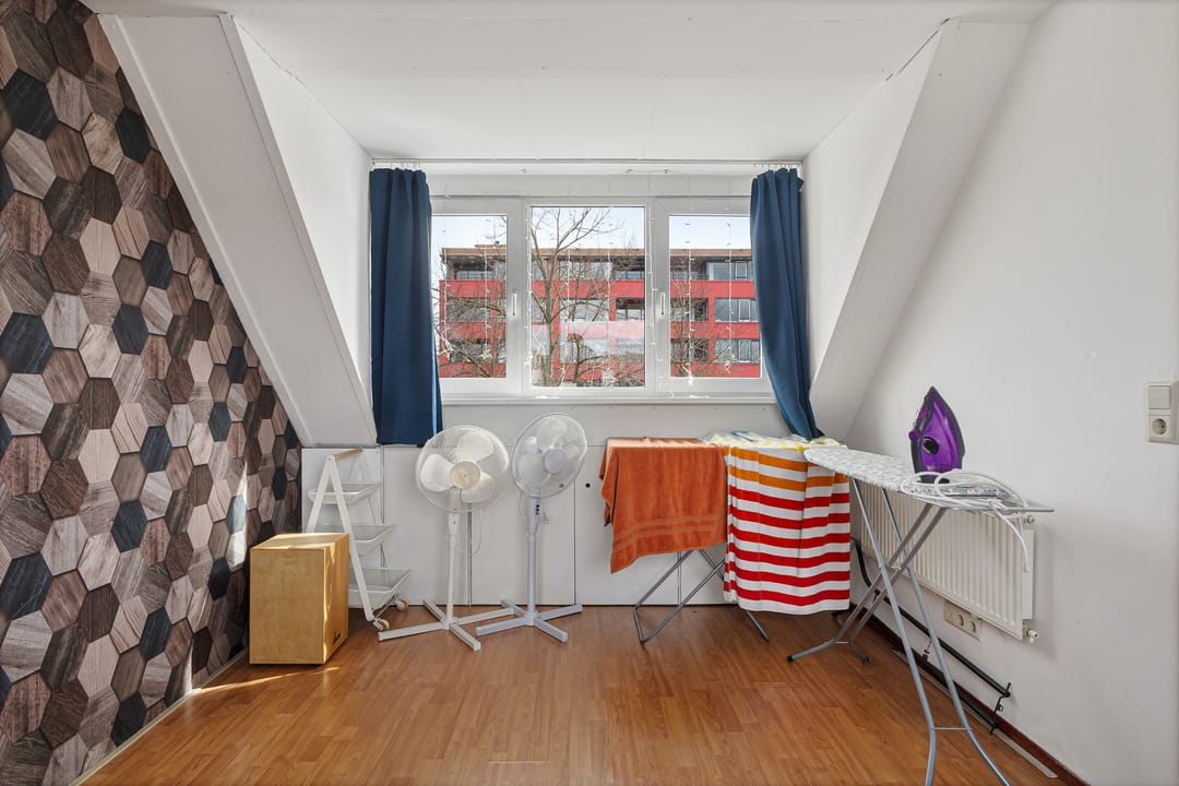 Spacious and Modern Terraced House with Four Bedrooms and Sunny Garden — 31