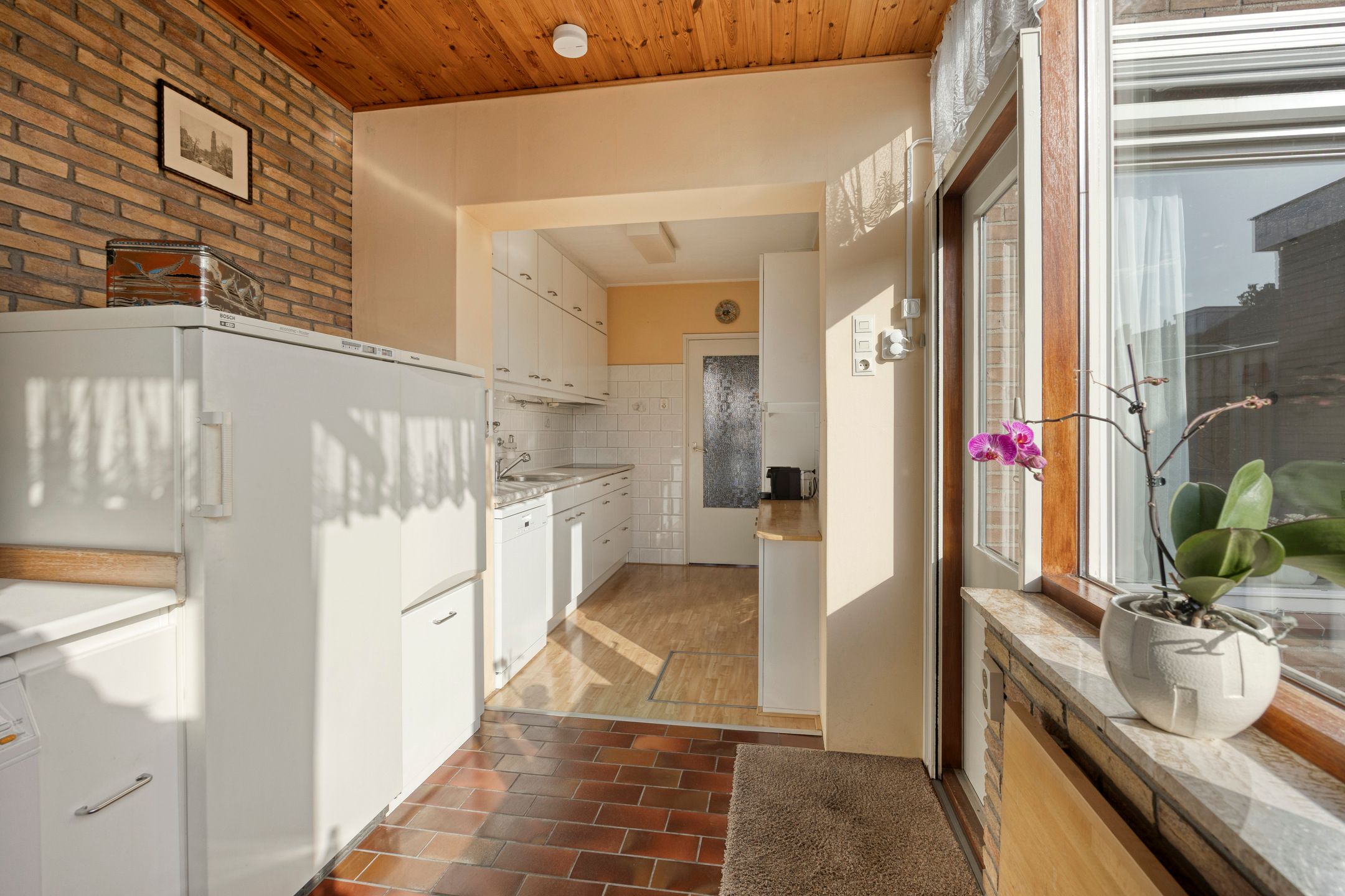 Spacious Family Home in Green Loosdrecht with South-Facing Garden — 16