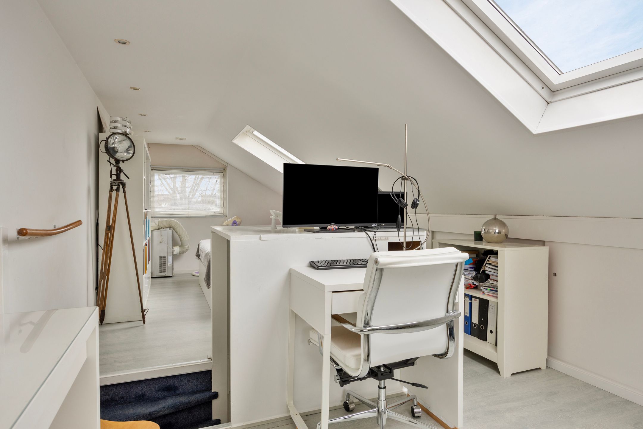 Spacious semi-detached house with 4 bedrooms and garage in Almere Muziekwijk — 24