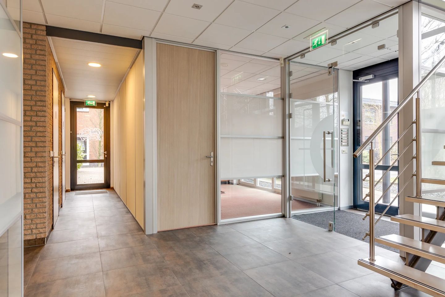 Bekijk foto 3 van Zilverlinde 24