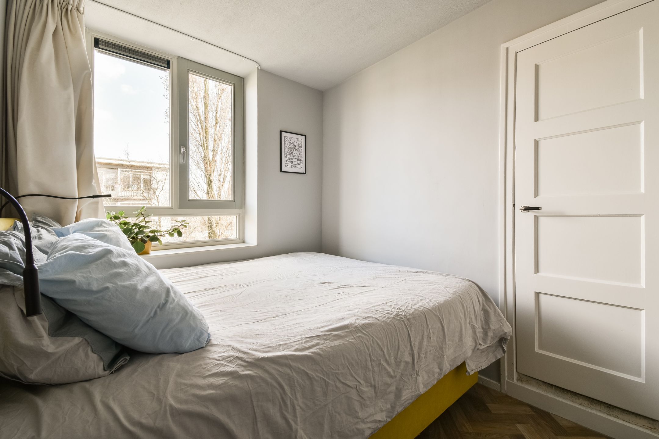 Light 3-Room Corner Apartment with Free Views Over the Water — 15