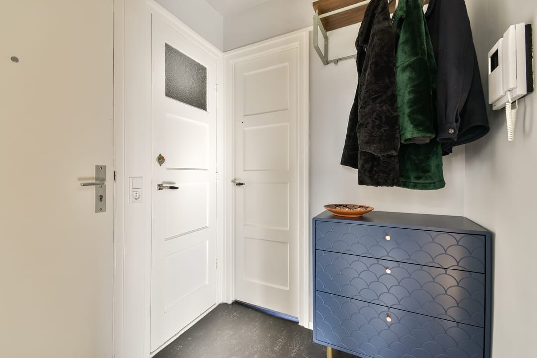 Light 3-Room Corner Apartment with Free Views Over the Water — 23