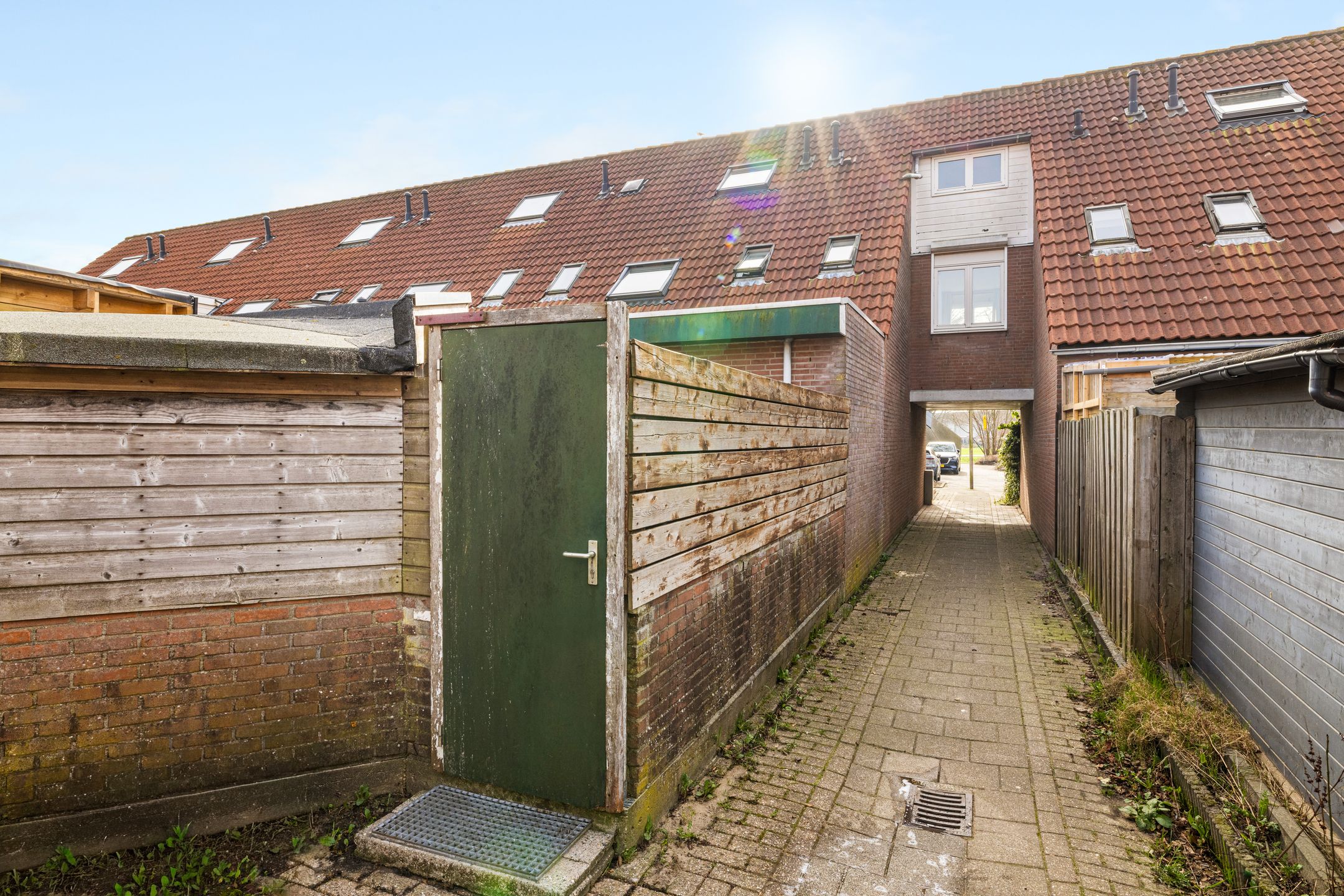 Spacious corner home with 5 bedrooms and extended kitchen on quiet square — 45