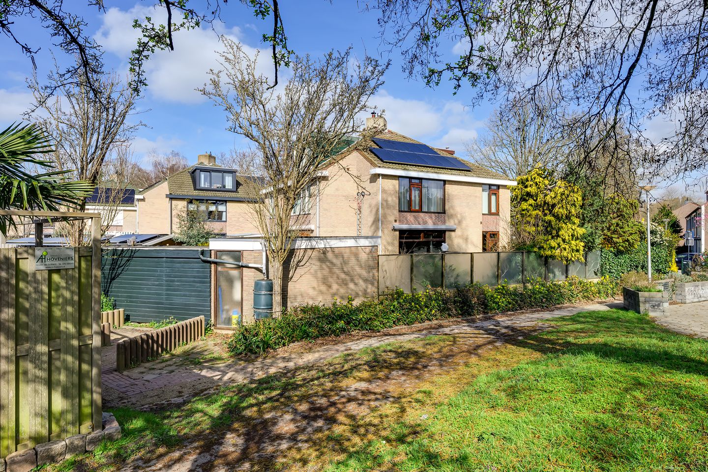 Spacious semi-detached house in a beautiful green environment — 12