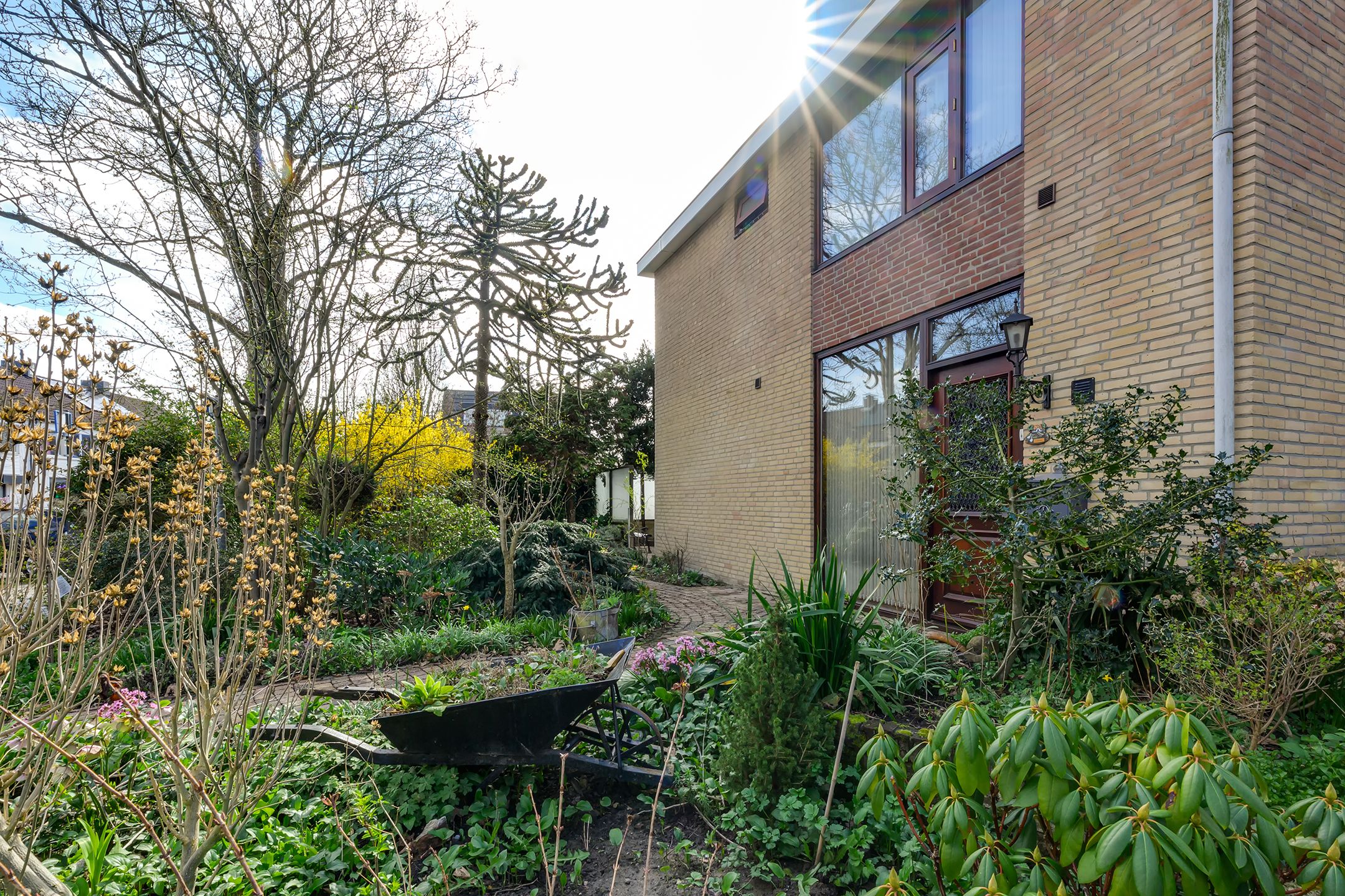 Spacious semi-detached house in a beautiful green environment — 17