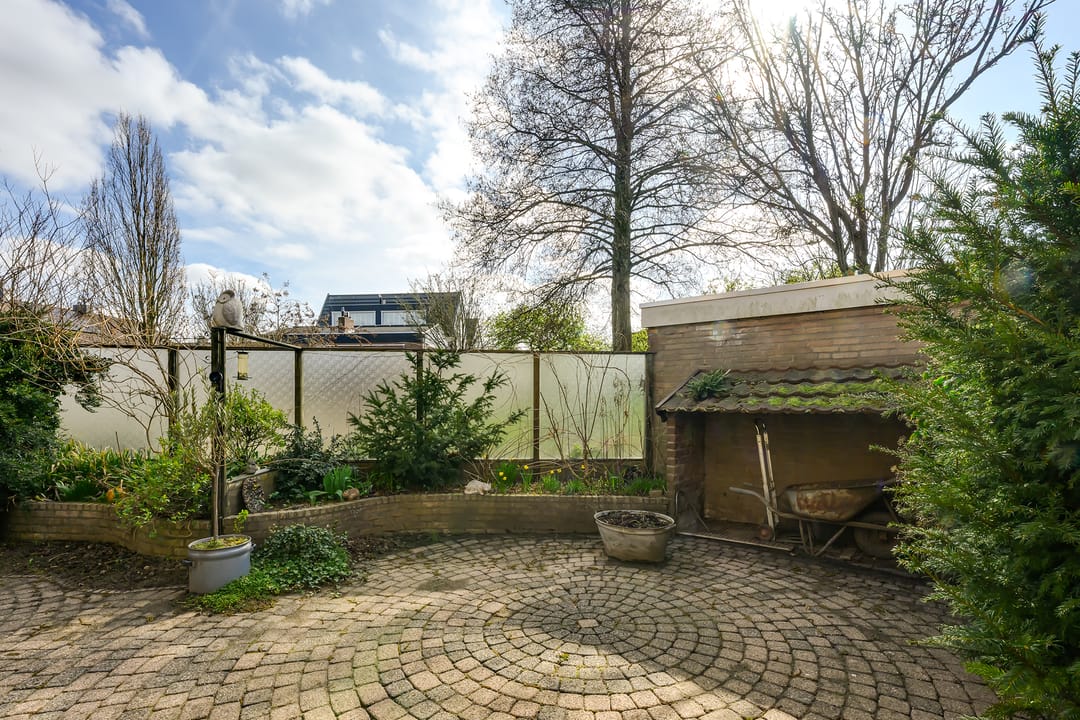 Spacious semi-detached house in a beautiful green environment — 25