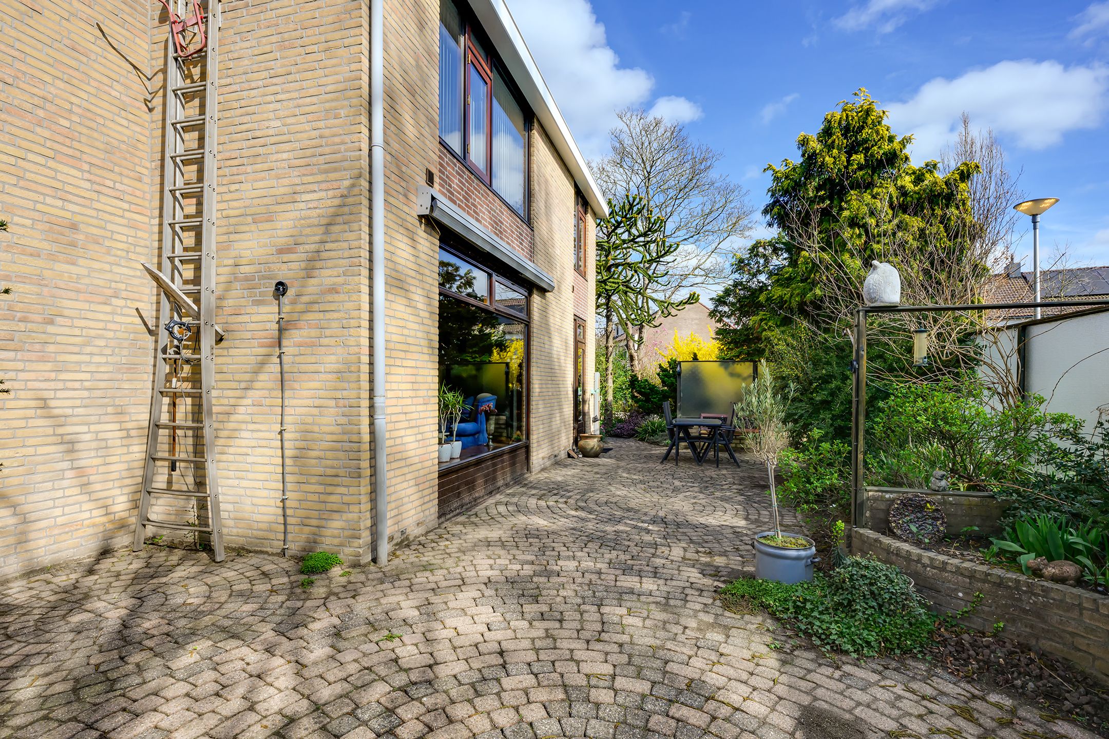 Spacious semi-detached house in a beautiful green environment — 26