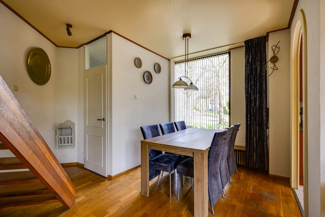 Spacious semi-detached house in a beautiful green environment — 35