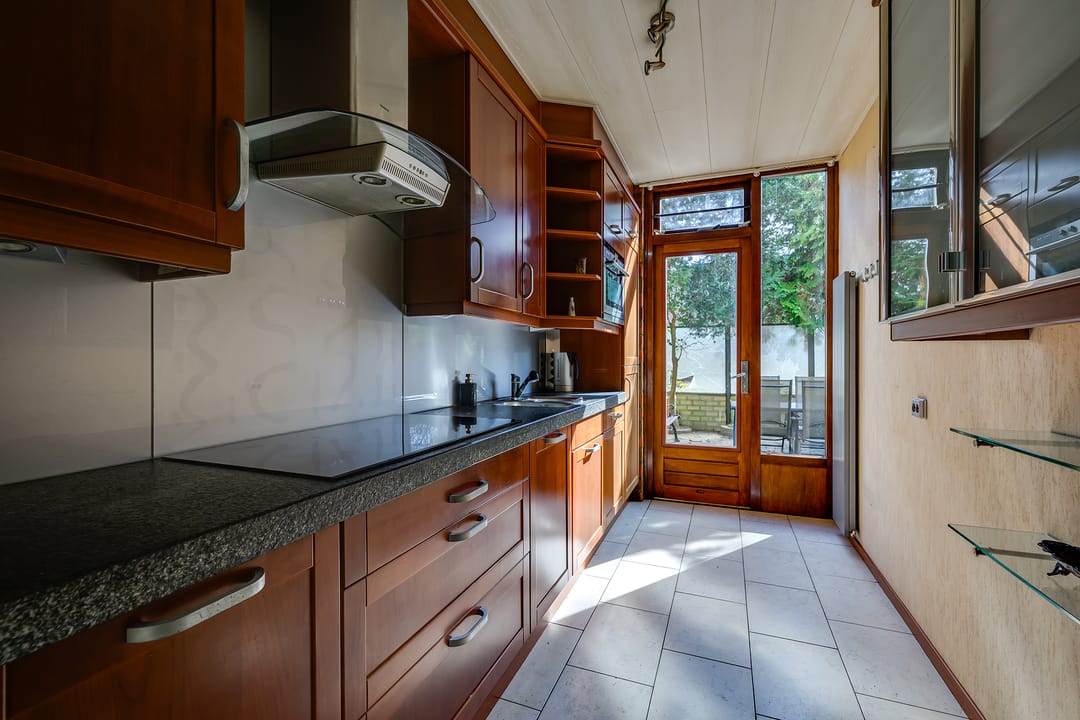 Spacious semi-detached house in a beautiful green environment — 38