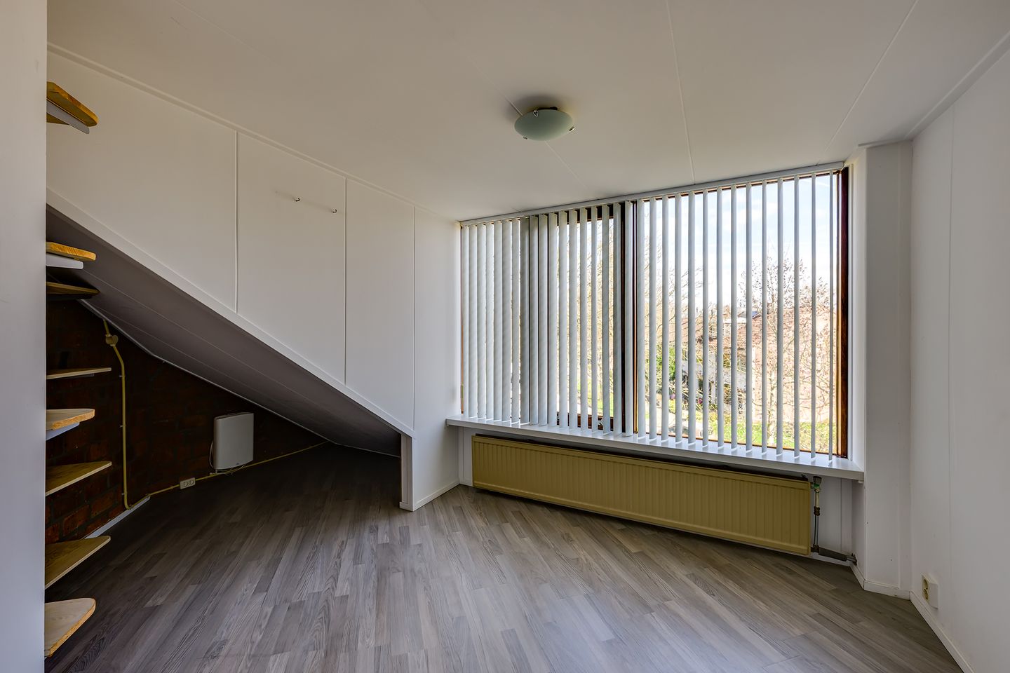 Spacious semi-detached house in a beautiful green environment — 62