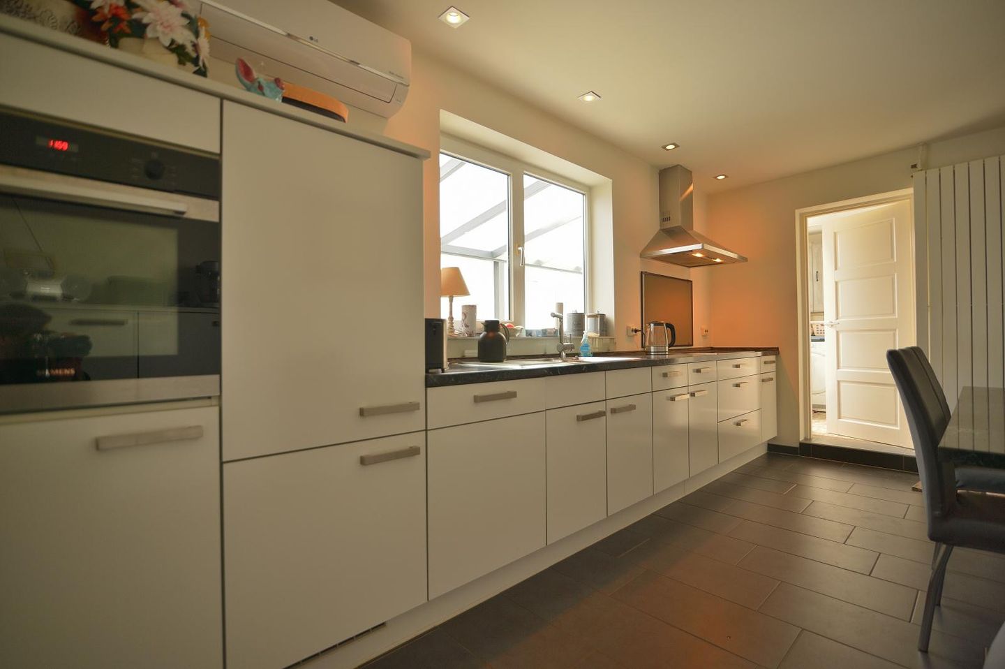 Photo 10 of Schoolstraat 28