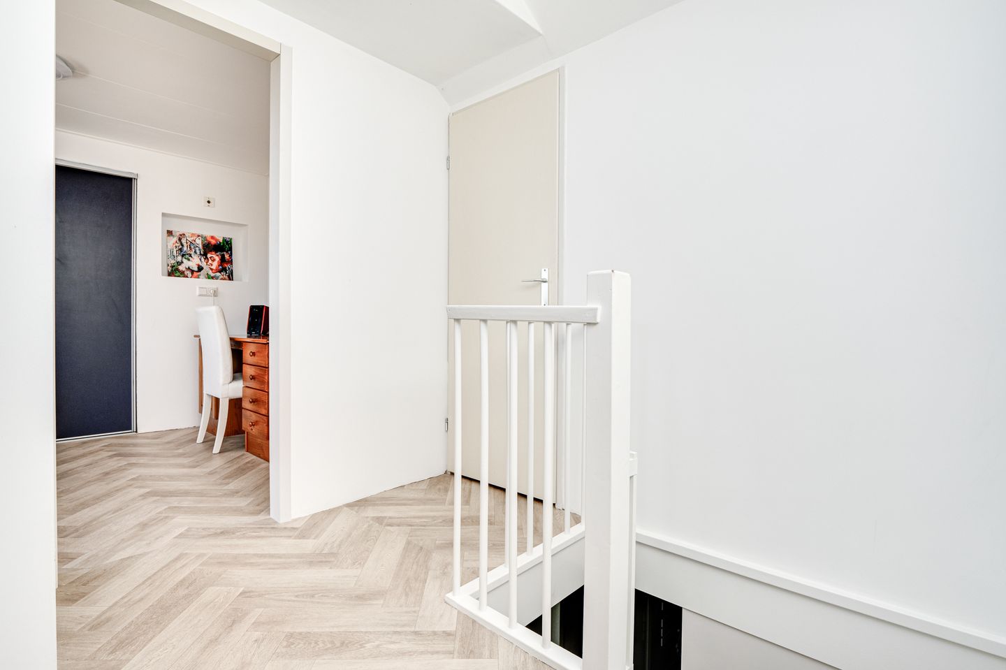 Spacious and Well-Maintained Family Home with 4 Bedrooms and Sunny South-Facing Garden in Zuid-Scharwoude — 25