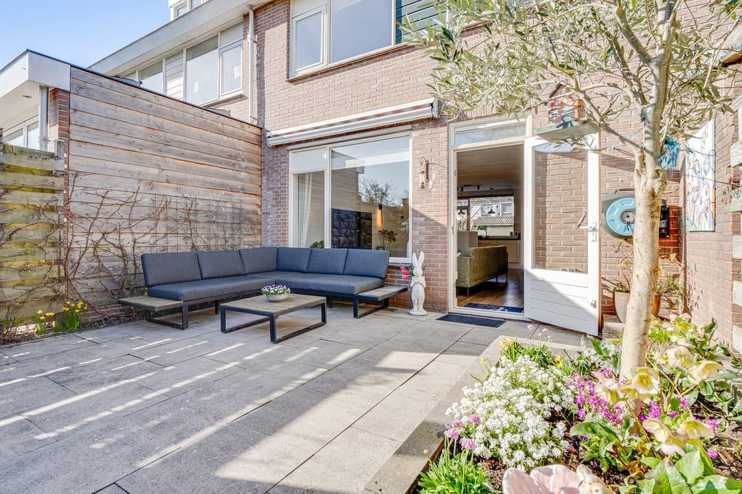 Spacious and Well-Maintained Family Home with 4 Bedrooms and Sunny South-Facing Garden in Zuid-Scharwoude — 32