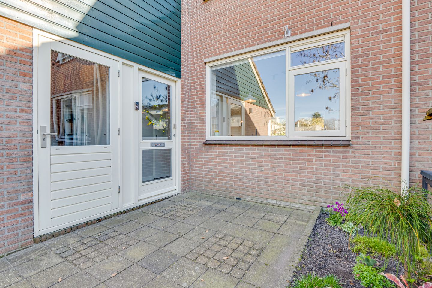 Spacious and Well-Maintained Family Home with 4 Bedrooms and Sunny South-Facing Garden in Zuid-Scharwoude — 40