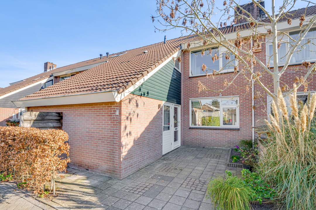 Spacious and Well-Maintained Family Home with 4 Bedrooms and Sunny South-Facing Garden in Zuid-Scharwoude — 41