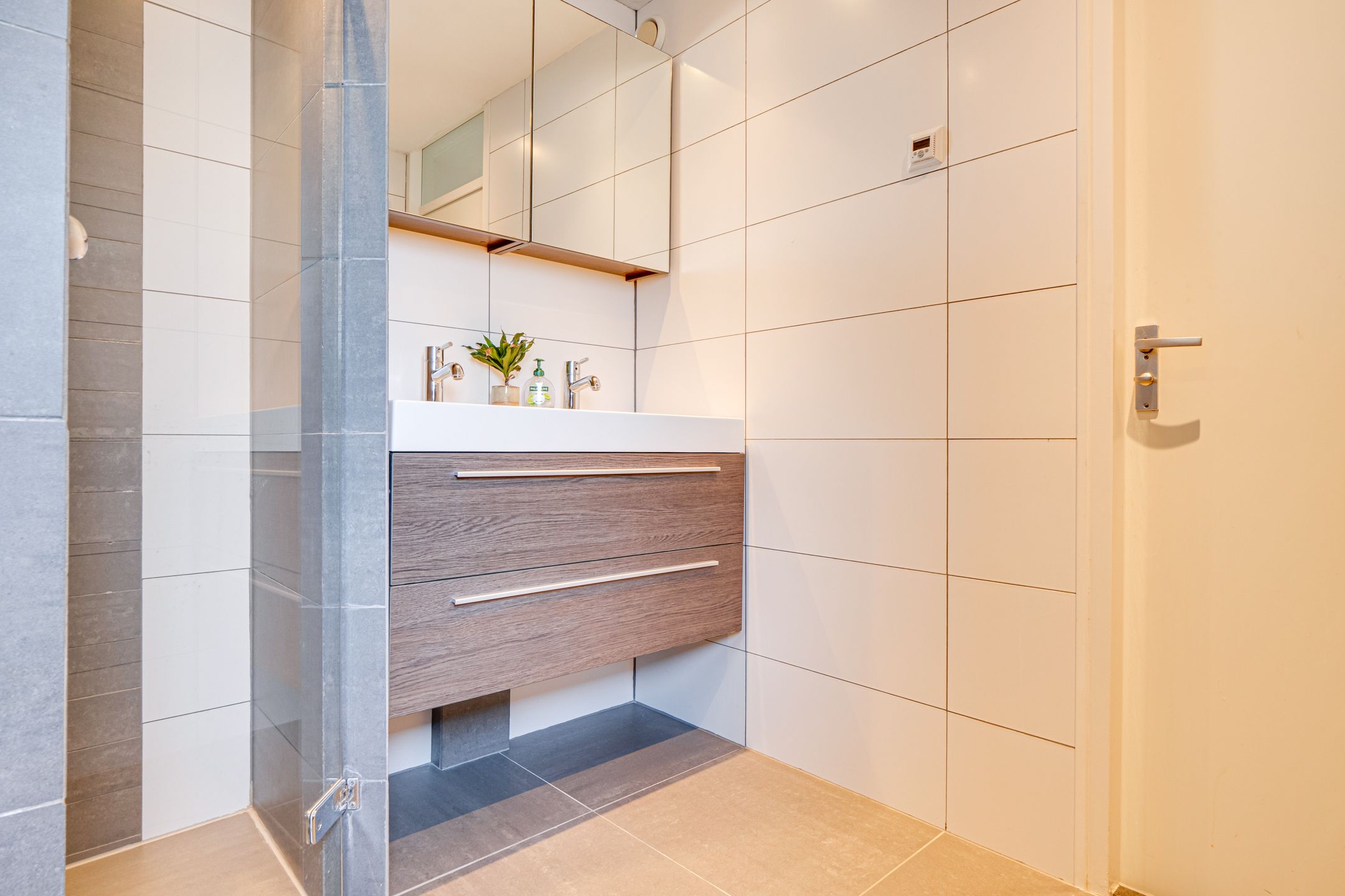 Spacious and Well-Maintained Family Home with 4 Bedrooms and Sunny South-Facing Garden in Zuid-Scharwoude — 21