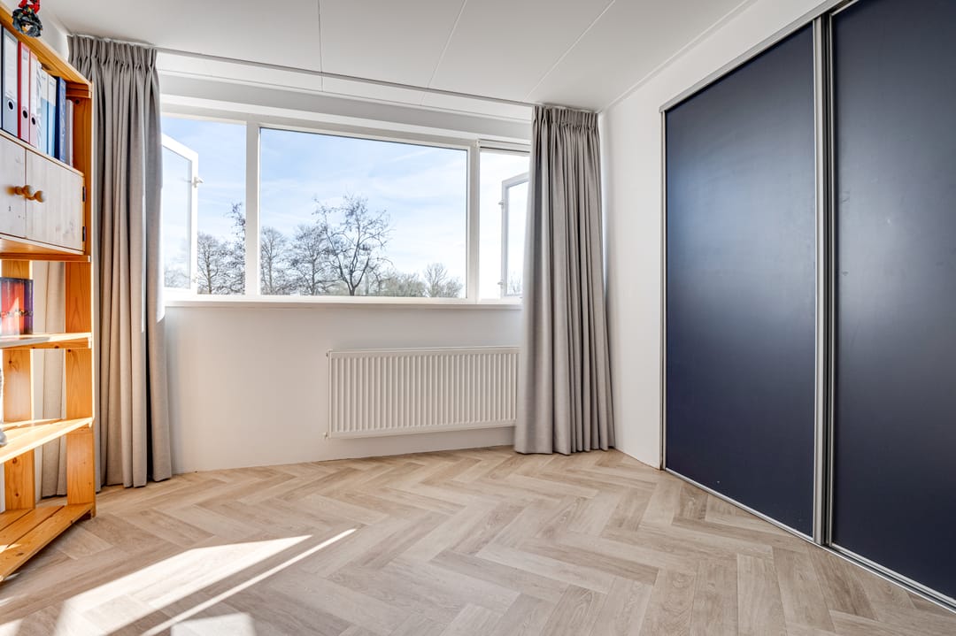 Spacious and Well-Maintained Family Home with 4 Bedrooms and Sunny South-Facing Garden in Zuid-Scharwoude — 26