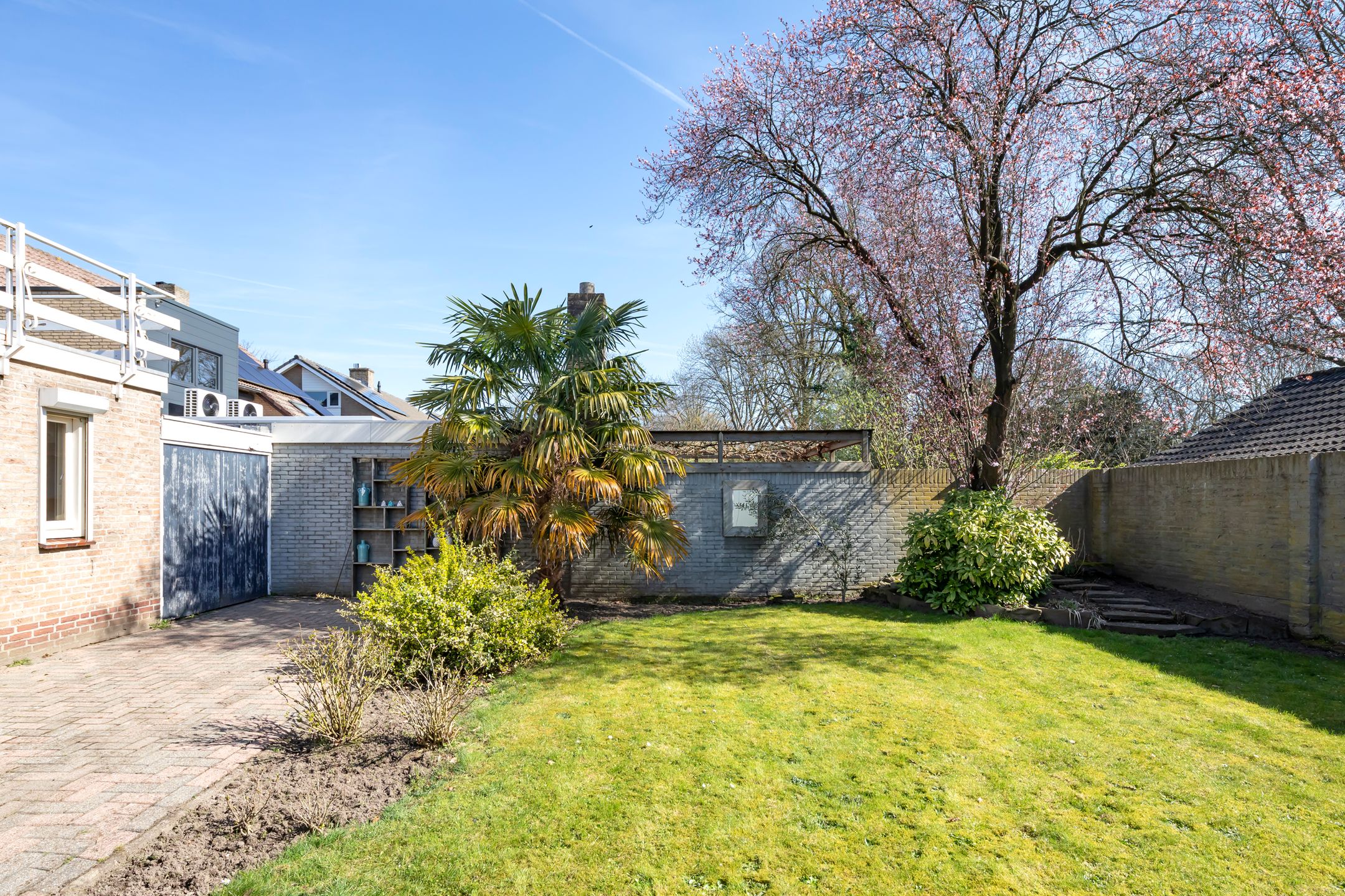 Spacious detached family residence with extensive parking and roof terrace in Oisterwijk Center — 21