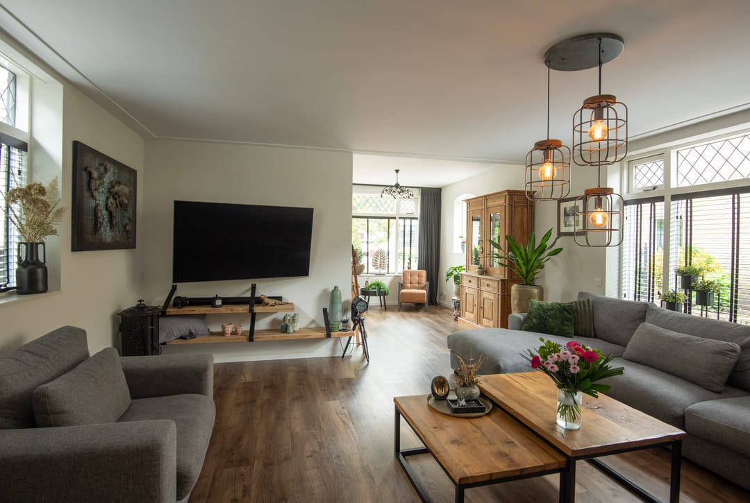 Charming Detached House with Large Outbuilding — 7