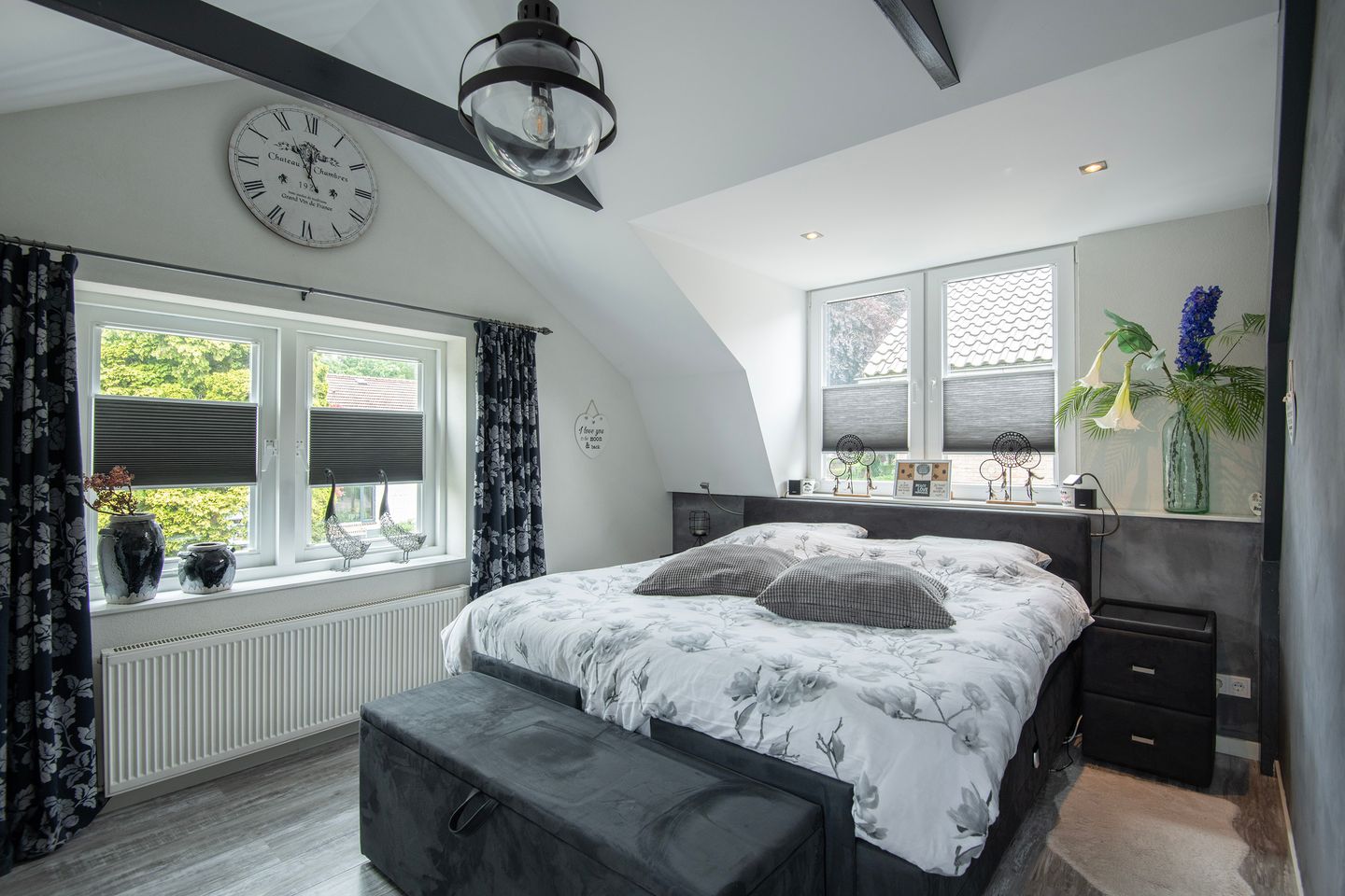Charming Detached House with Large Outbuilding — 19