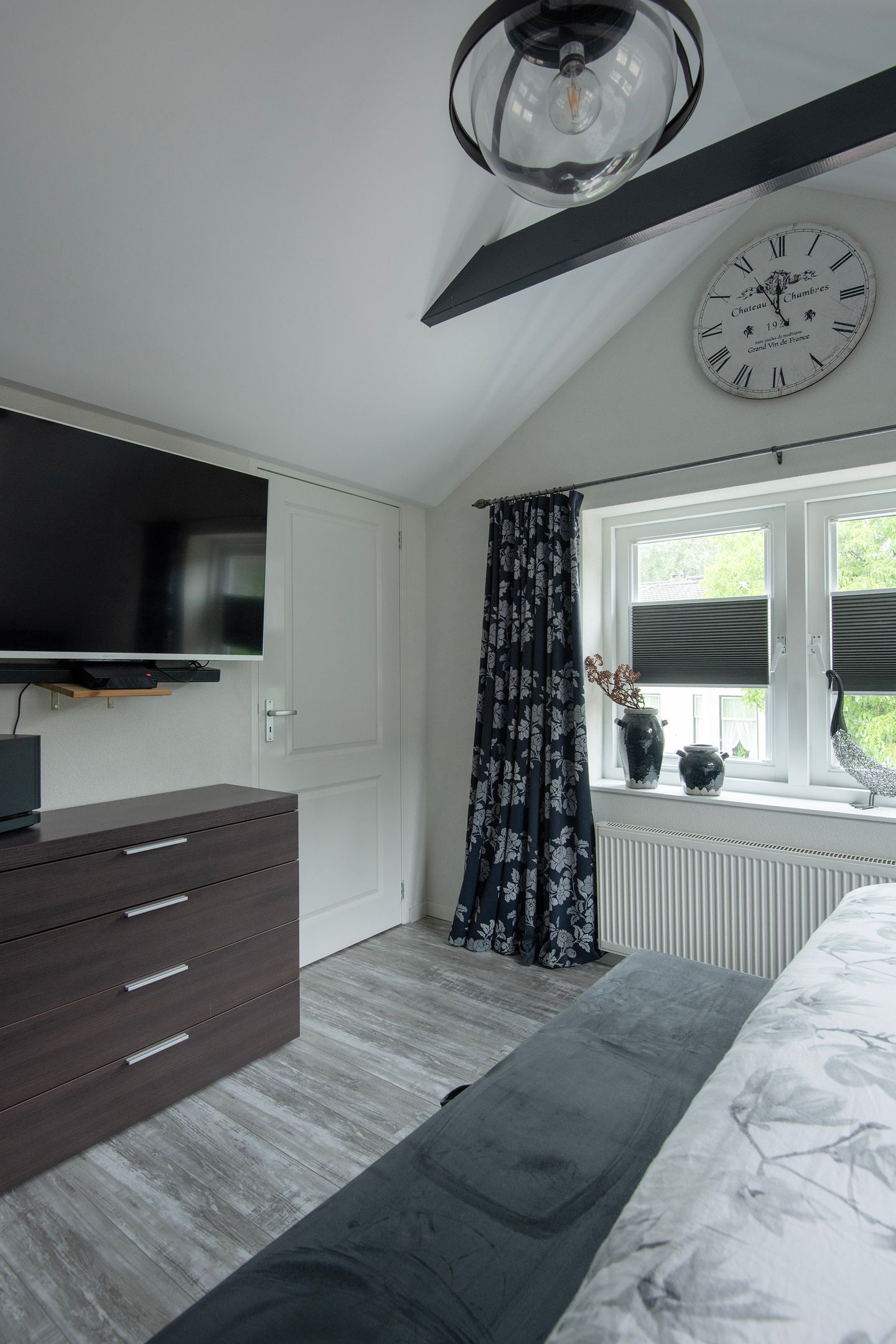 Charming Detached House with Large Outbuilding — 20