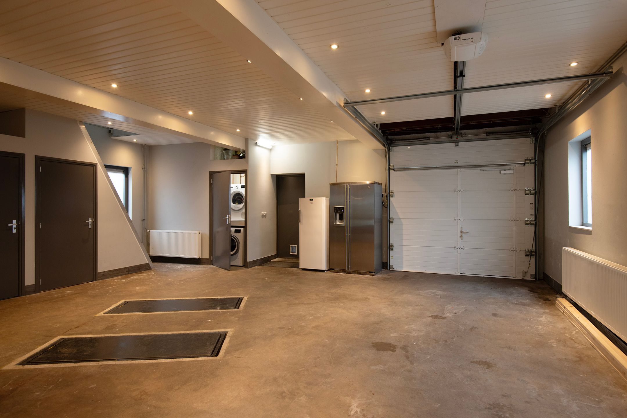 Charming Detached House with Large Outbuilding — 24
