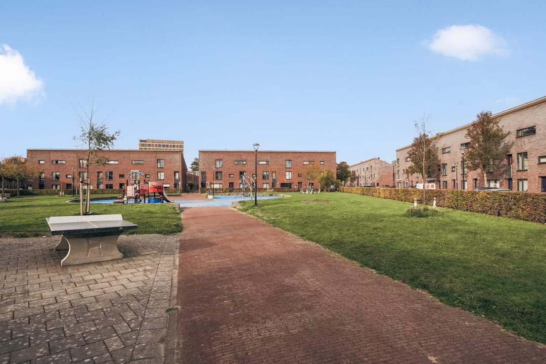 Spacious Family Home with 5 Bedrooms and Energy Label A near Haarlem Center — 33