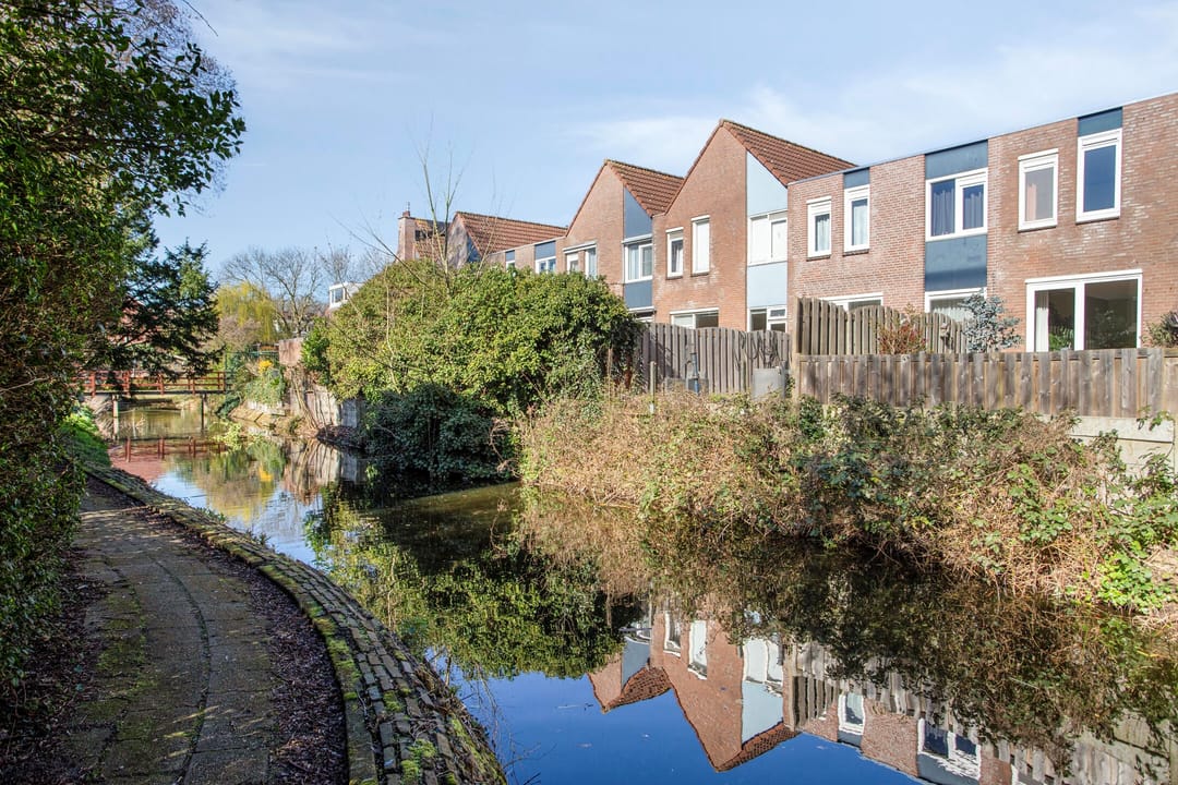 Spacious Family Home with Sunny Garden Near Water in Nieuw Waldeck — 28
