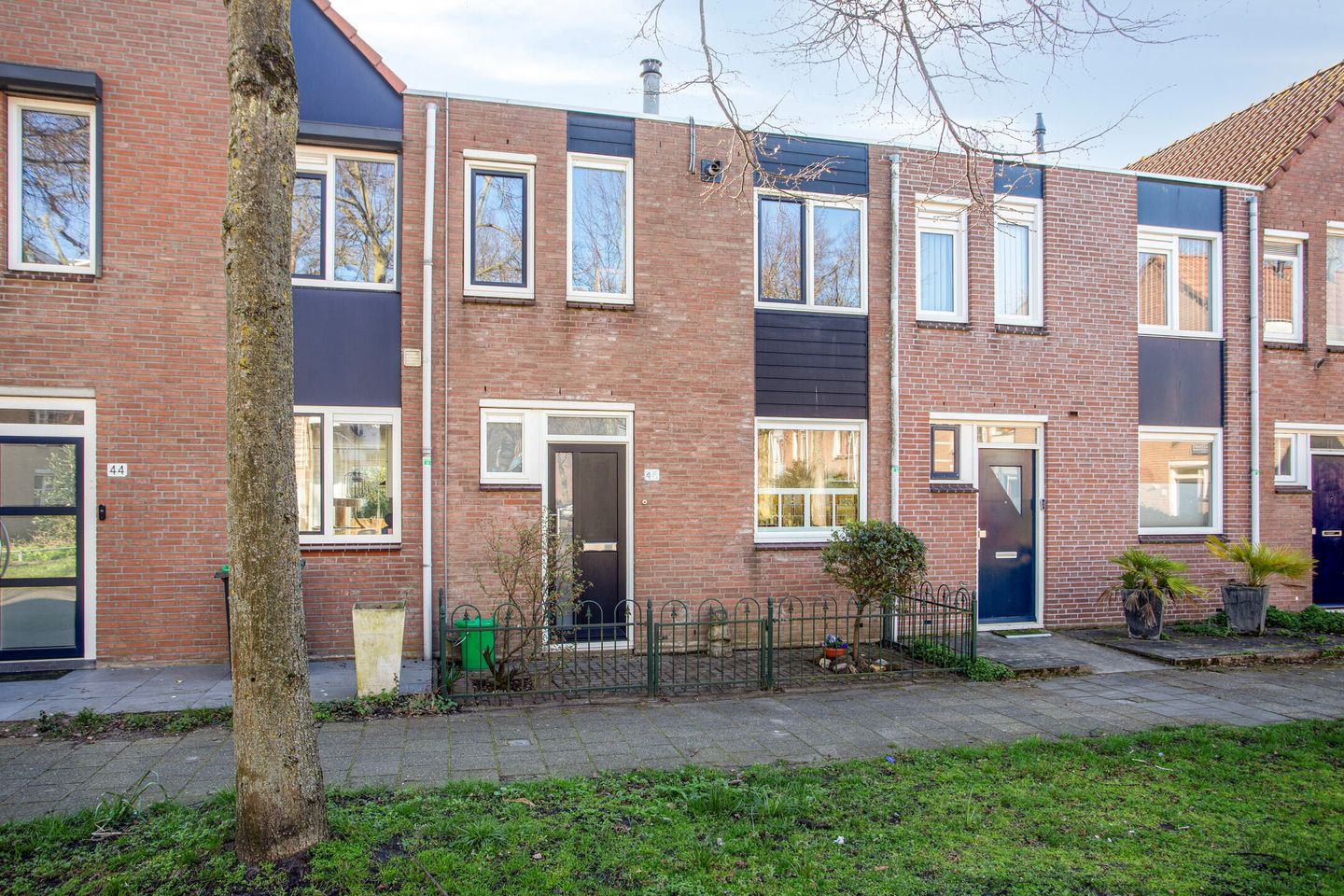 Spacious Family Home with Sunny Garden Near Water in Nieuw Waldeck — 34