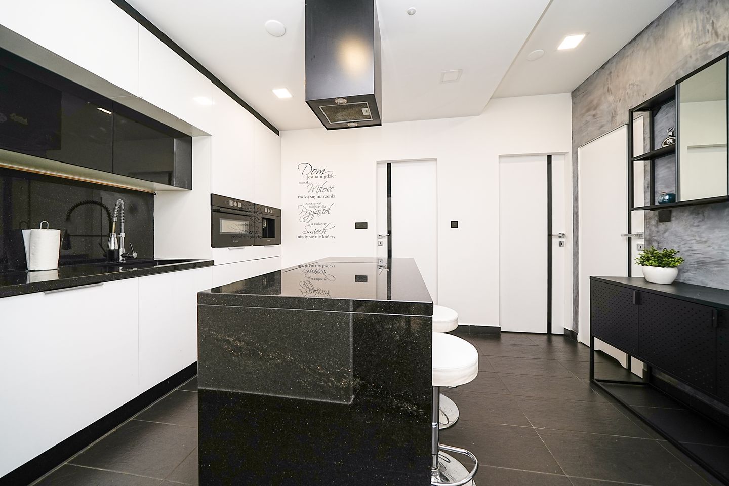 Move-in Ready Ground Floor Apartment with Garden and Energy Label A in Vlaardingen — 13