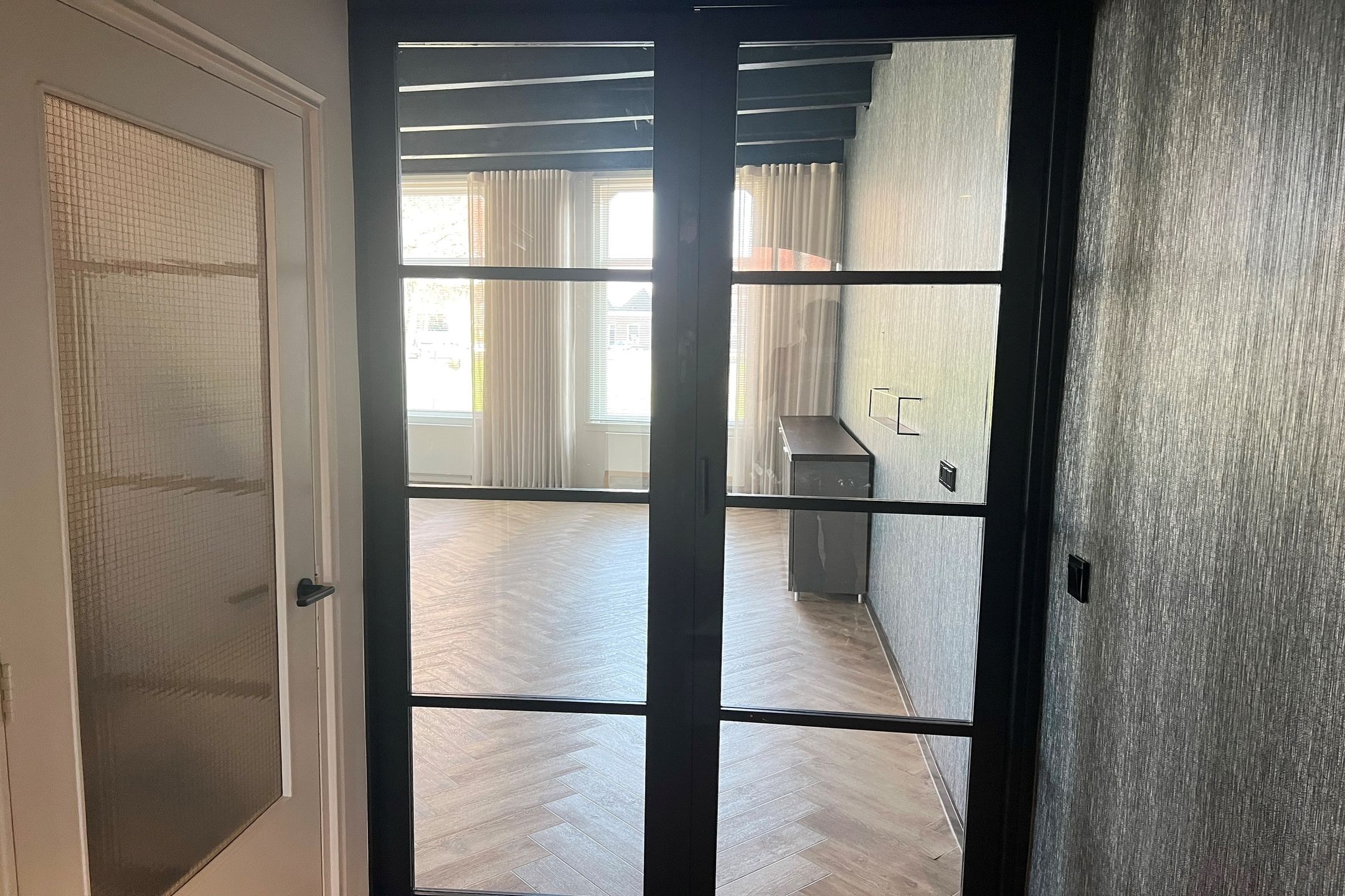 Spacious corner apartment with 3 bedrooms, 3 bathrooms, and 2 balconons in Gorinchem Center — 14