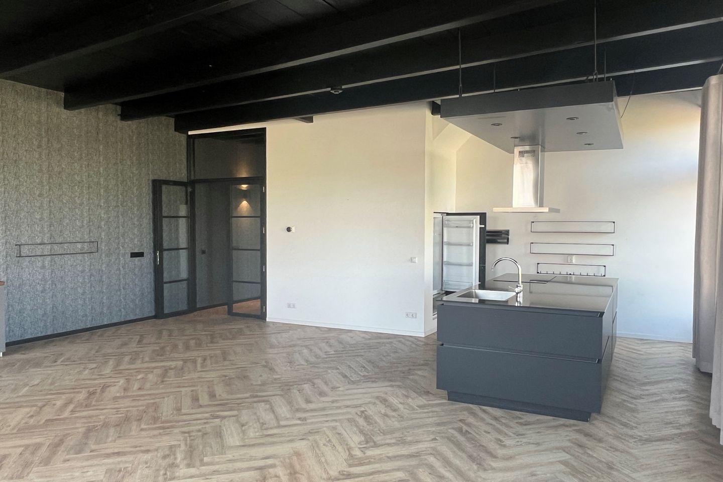 Spacious corner apartment with 3 bedrooms, 3 bathrooms, and 2 balconons in Gorinchem Center — 19
