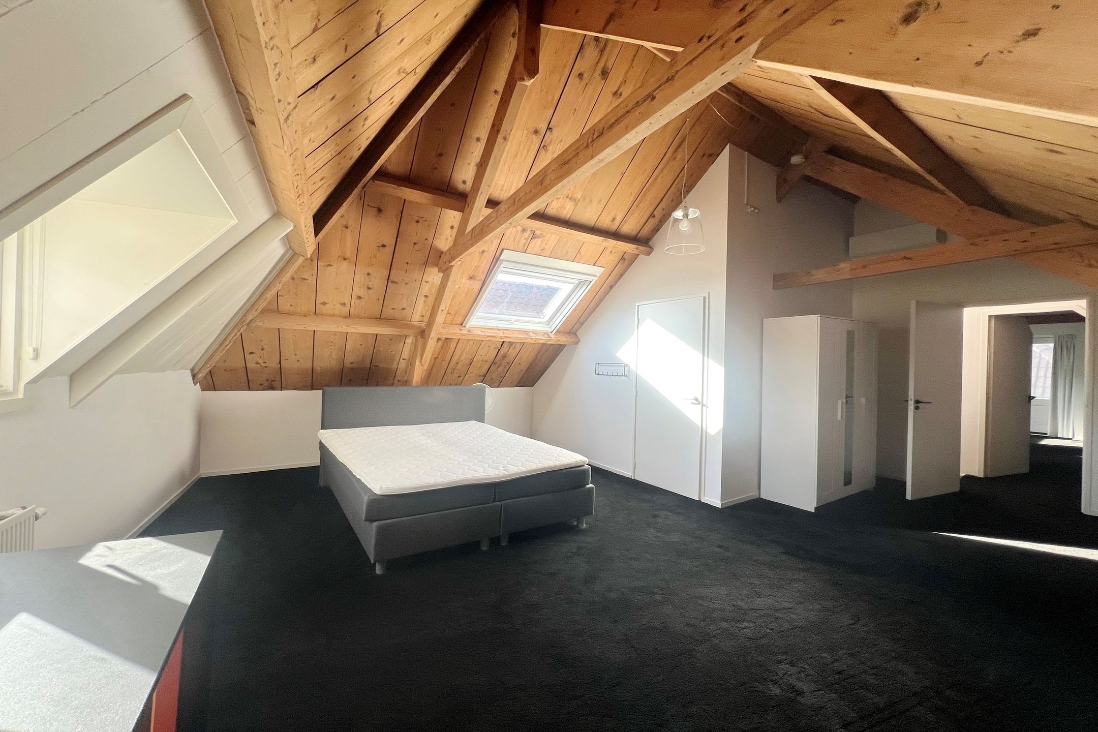Spacious corner apartment with 3 bedrooms, 3 bathrooms, and 2 balconons in Gorinchem Center — 29