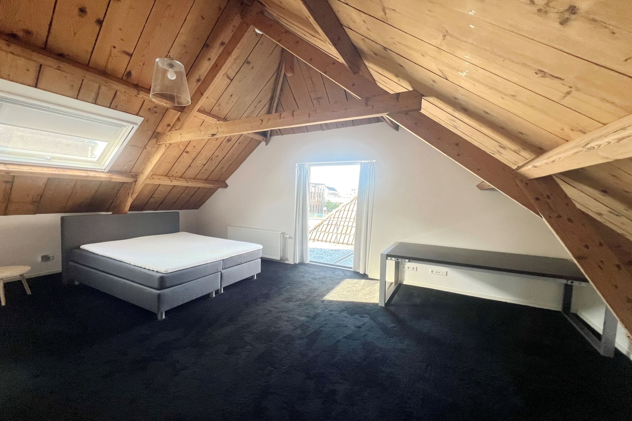 Spacious corner apartment with 3 bedrooms, 3 bathrooms, and 2 balconons in Gorinchem Center — 35