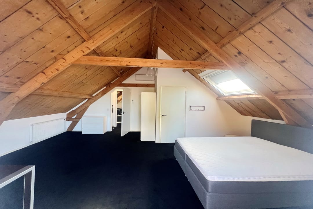 Spacious corner apartment with 3 bedrooms, 3 bathrooms, and 2 balconons in Gorinchem Center — 36
